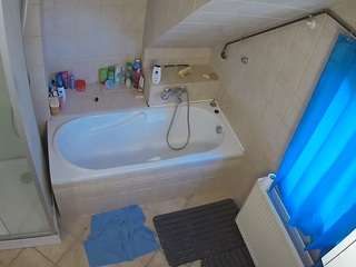 voyeurcam-julmodels-bath-2nd-1