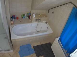 voyeurcam-julmodels-bath-2nd-1