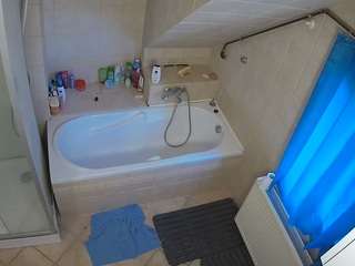 voyeurcam-julmodels-bath-2nd-1