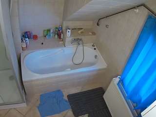 voyeurcam-julmodels-bath-2nd-1