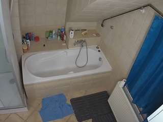 voyeurcam-julmodels-bath-2nd-1