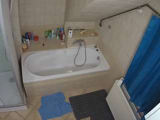 voyeurcam-julmodels-bath-2nd-1