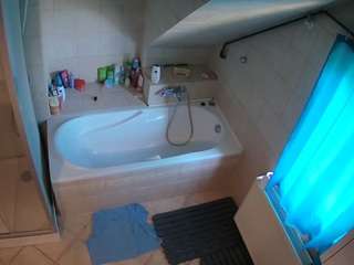 voyeurcam-julmodels-bath-2nd-1