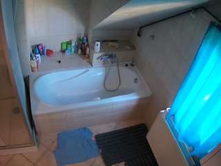 voyeurcam-julmodels-bath-2nd-1