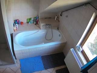 voyeurcam-julmodels-bath-2nd-1