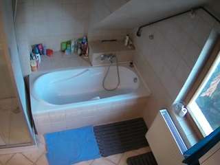 voyeurcam-julmodels-bath-2nd-1
