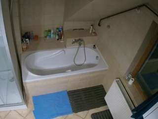 voyeurcam-julmodels-bath-2nd-1