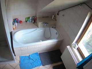 voyeurcam-julmodels-bath-2nd-1 - Live HD Webcam