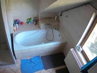 voyeurcam-julmodels-bath-2nd-1 webcam