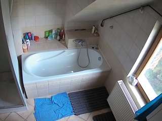 voyeurcam-julmodels-bath-2nd-1