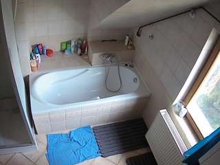 voyeurcam-julmodels-bath-2nd-1 webcam