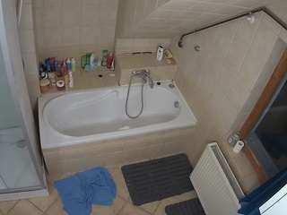 voyeurcam-julmodels-bath-2nd-1 webcam