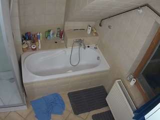 voyeurcam-julmodels-bath-2nd-1 webcam
