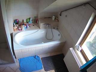 voyeurcam-julmodels-bath-2nd-1 webcam