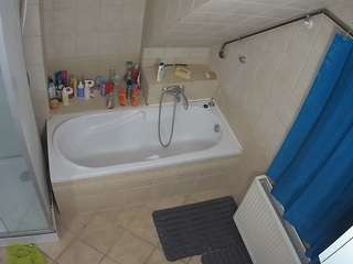 voyeurcam-julmodels-bath-2nd-1