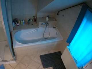 voyeurcam-julmodels-bath-2nd-1