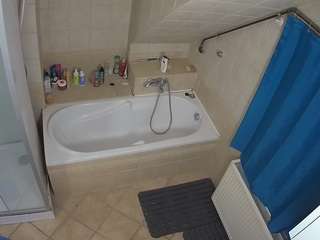 voyeurcam-julmodels-bath-2nd-1