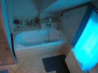voyeurcam-julmodels-bath-2nd-1