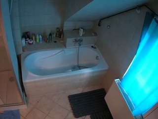 voyeurcam-julmodels-bath-2nd-1
