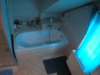 voyeurcam-julmodels-bath-2nd-1