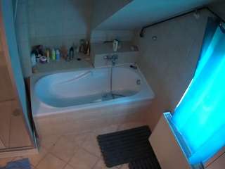 voyeurcam-julmodels-bath-2nd-1