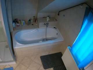 voyeurcam-julmodels-bath-2nd-1