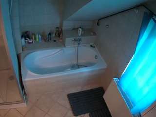 voyeurcam-julmodels-bath-2nd-1