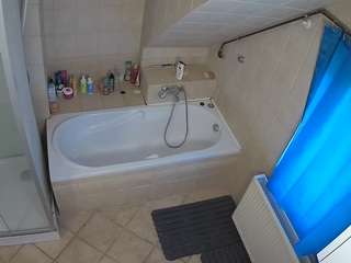 voyeurcam-julmodels-bath-2nd-1