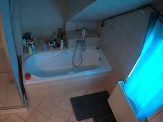 voyeurcam-julmodels-bath-2nd-1