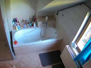 Live stream of voyeurcam-julmodels-bath-2nd-1