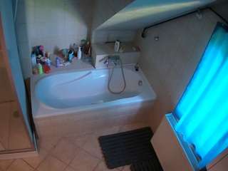 voyeurcam-julmodels-bath-2nd-1