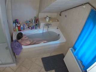voyeurcam-julmodels-bath-2nd-1