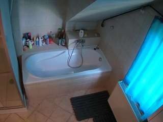 voyeurcam-julmodels-bath-2nd-1