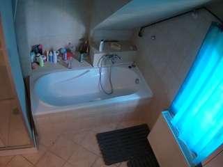 voyeurcam-julmodels-bath-2nd-1