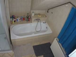 voyeurcam-julmodels-bath-2nd-1