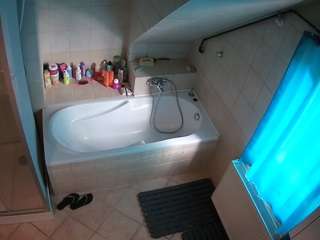 voyeurcam-julmodels-bath-2nd-1