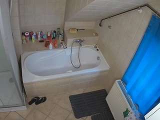 voyeurcam-julmodels-bath-2nd-1
