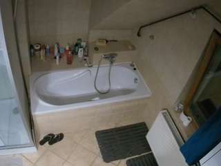 voyeurcam-julmodels-bath-2nd-1