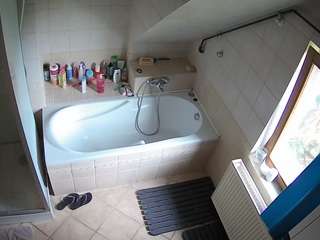 voyeurcam-julmodels-bath-2nd-1