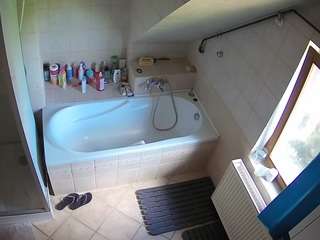 voyeurcam-julmodels-bath-2nd-1