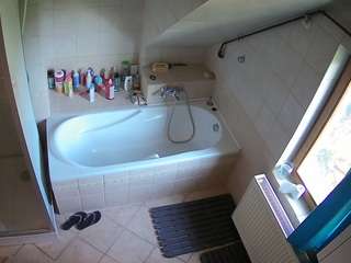 voyeurcam-julmodels-bath-2nd-1