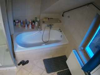 voyeurcam-julmodels-bath-2nd-1 webcam