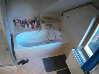 voyeurcam-julmodels-bath-2nd-1 webcam