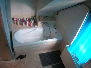 voyeurcam-julmodels-bath-2nd-1 webcam