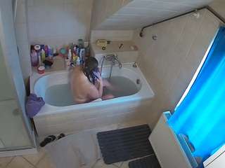 voyeurcam-julmodels-bath-2nd-1 webcam