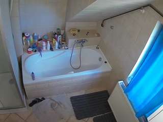 voyeurcam-julmodels-bath-2nd-1 webcam
