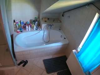 voyeurcam-julmodels-bath-2nd-1 webcam
