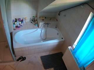 voyeurcam-julmodels-bath-2nd-1