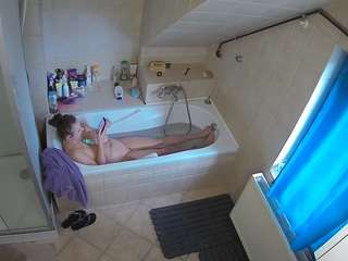 Questo modello è in diretta ora. voyeurcam-julmodels-bath-2nd-1