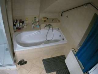 โมเดลนี้กำลังถ่ายทอดสดอยู่. voyeurcam-julmodels-bath-2nd-1